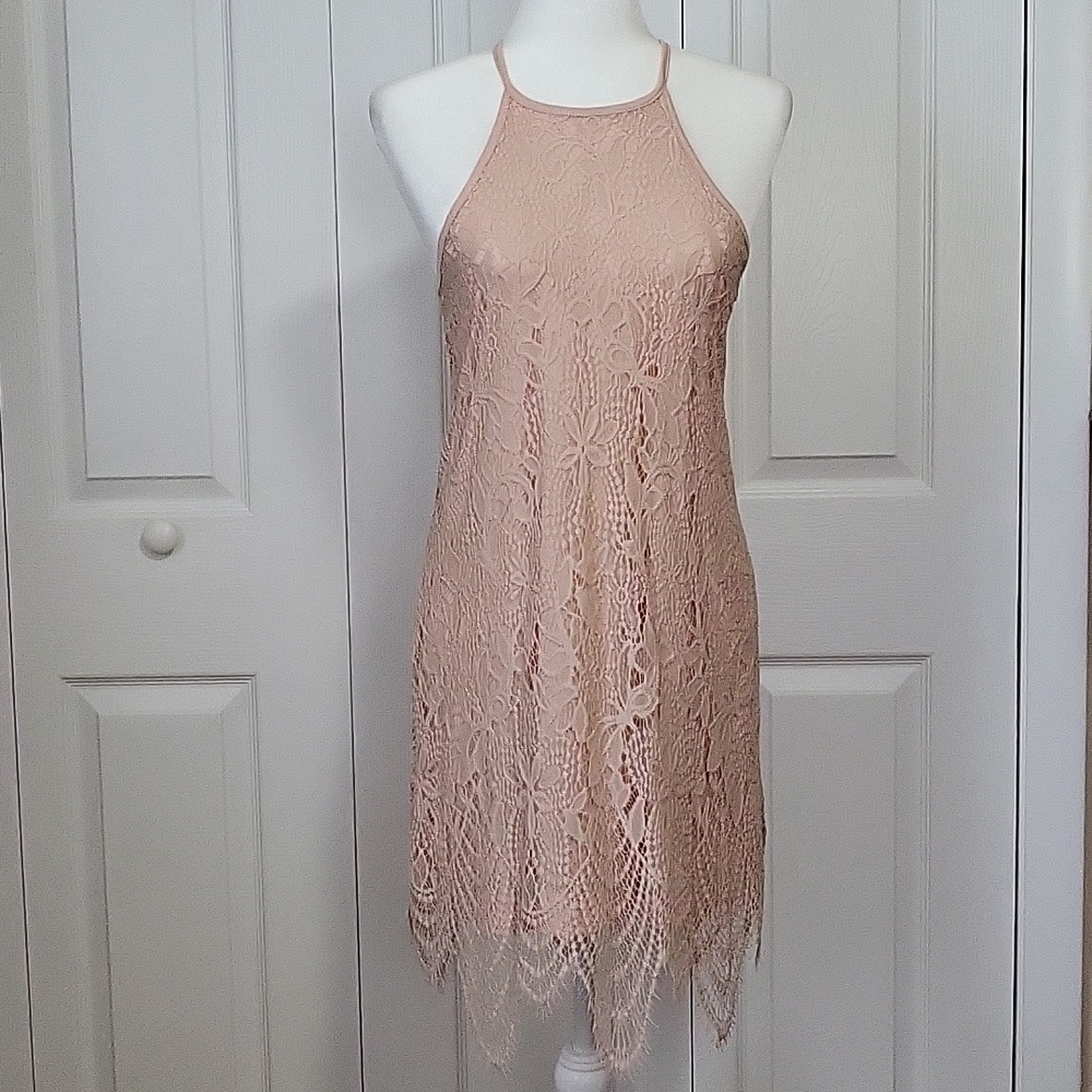 Love Fire Dusty Pink Lined Lace Overlay Shift Dress Keyhole Back - Size S